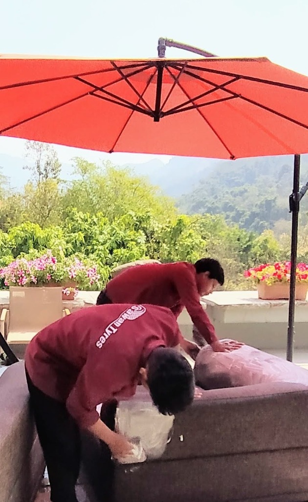 Outdoor Lounge Upholstery Wash